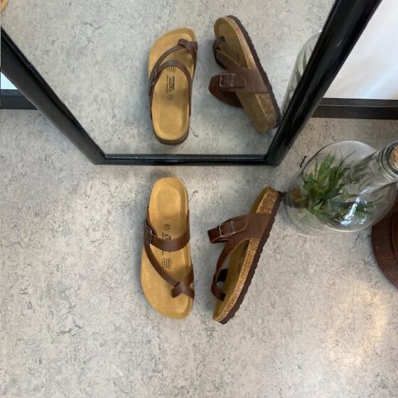Biosandal i brunt med den mjukaste sulan