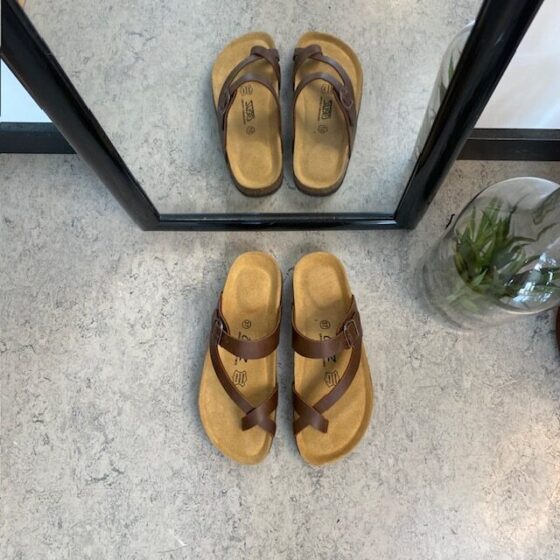 Biosandal i brunt med den mjukaste sulan