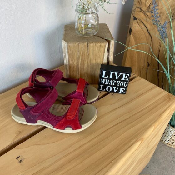 Röd Corsica-sandal från Green Comfort med bra hålfotsstöd