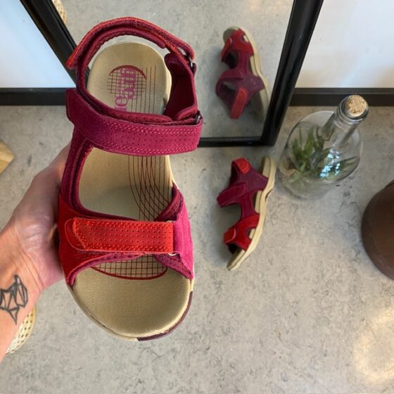 Röd Corsica-sandal från Green Comfort med bra hålfotsstöd
