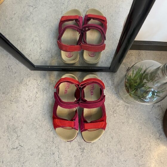 Röd Corsica-sandal från Green Comfort med bra hålfotsstöd