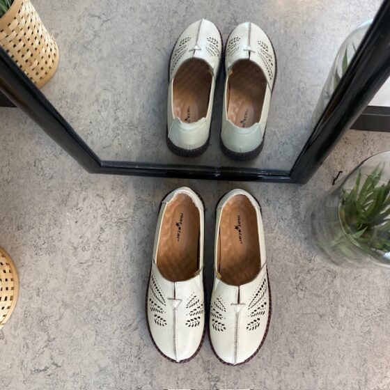 Beige ballerina i skinn