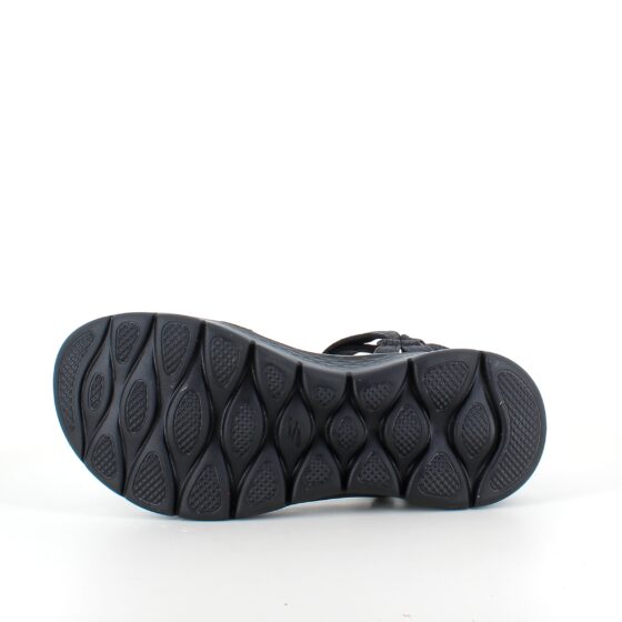 Svart Skechers GOwalk sandal, bred modell