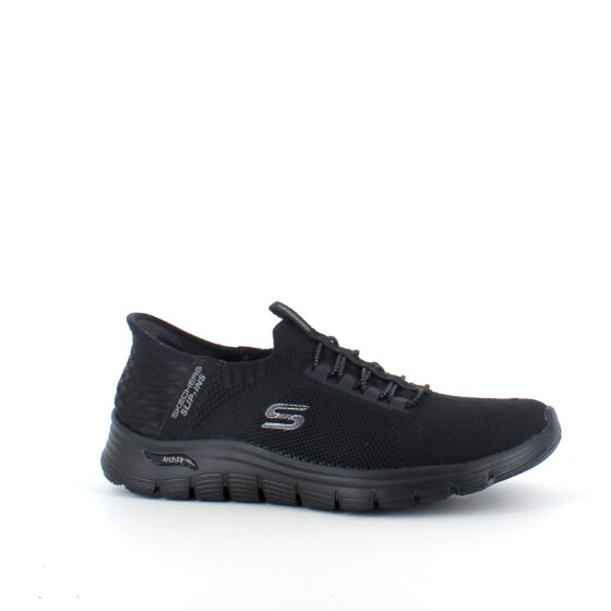 Svarta Skechers slip-ins med hålfotsstöd