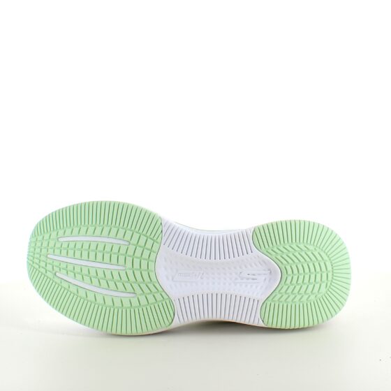 Vita Skechers GoRun skor med fina detaljer