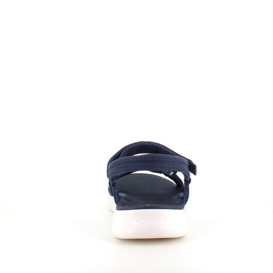 Marinblå Skechers GOwalk sandal, bred modell