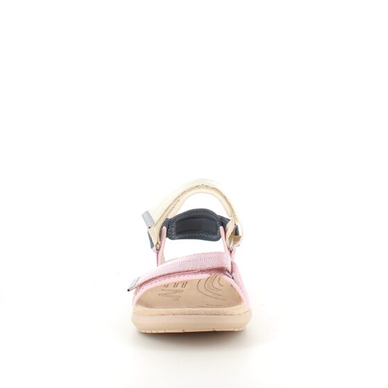 Ljus Woden sandal med bra valvstöd.