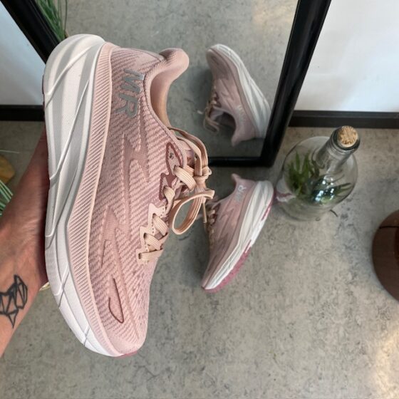 Rosa sneakers med andningsbar ovandel