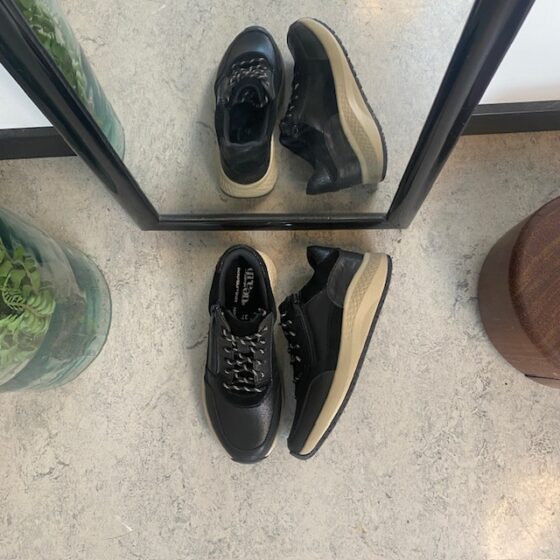 Svarta Green Comfort skor med dubbel stängning