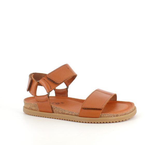Brun Nature sandal i läder med tre justerbara remmar.