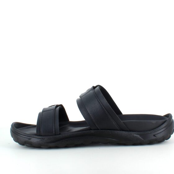 Svart herr slip on sandal från MBT med ergonomisk fotbädd