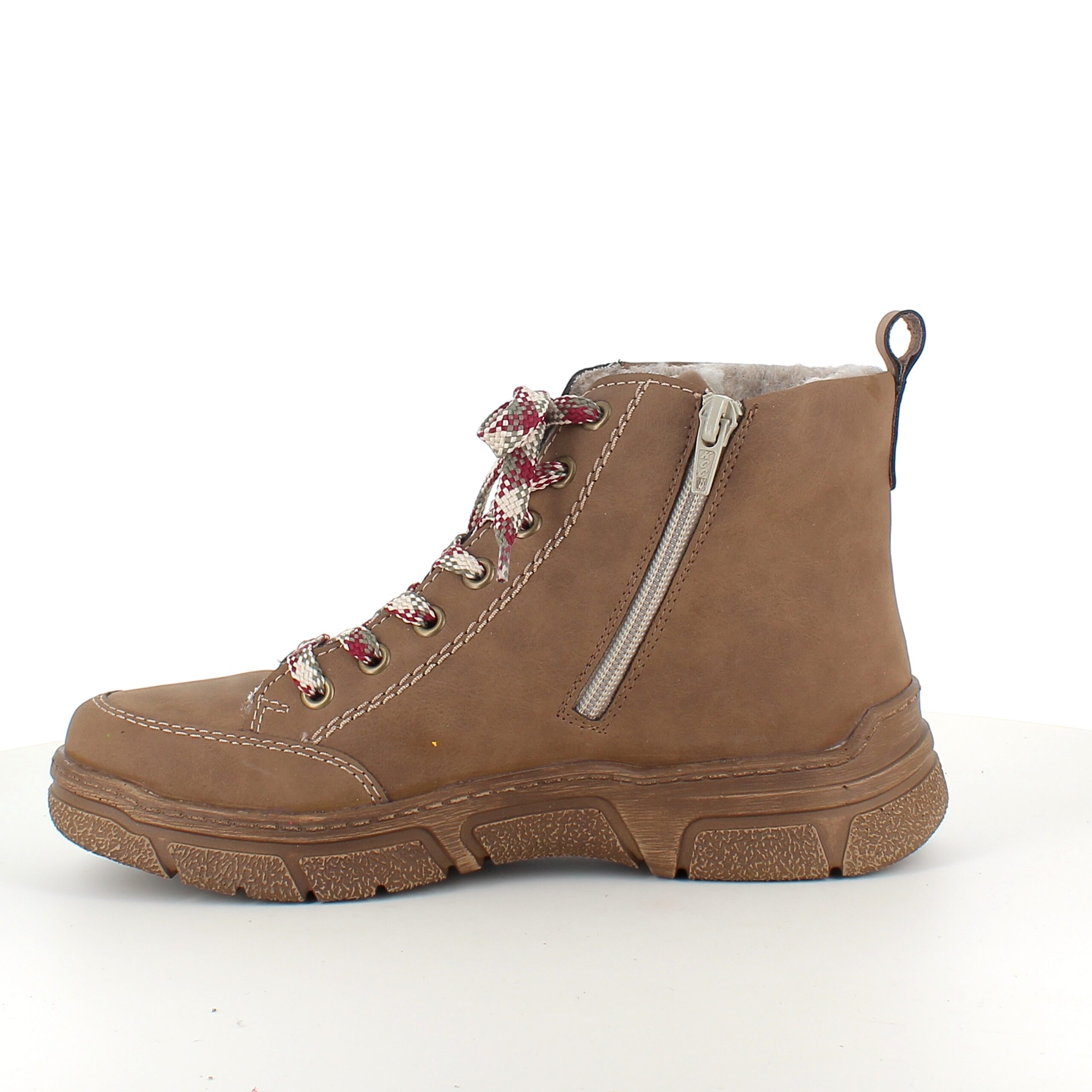 Brun Rieker stövel med varmt foder.