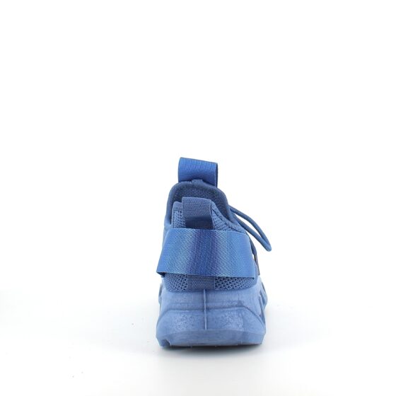Blå slip-on skor med stickad ovandel