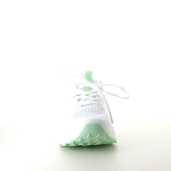 Vita lätta skor med halkfri yttersula