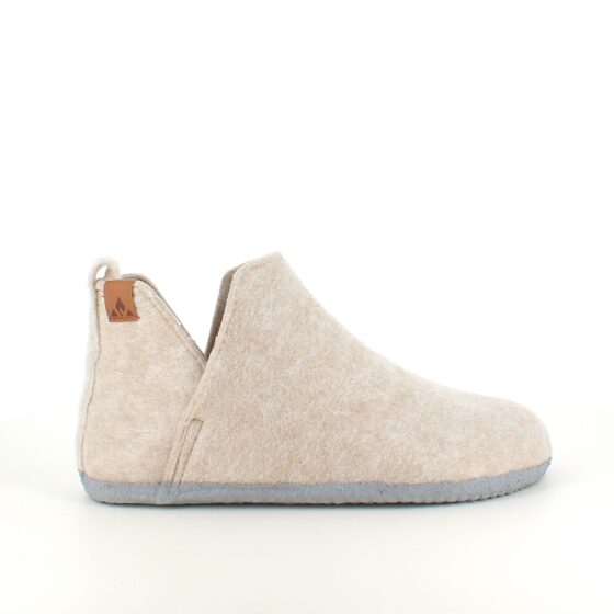 Beige filttofflor med högt skaft