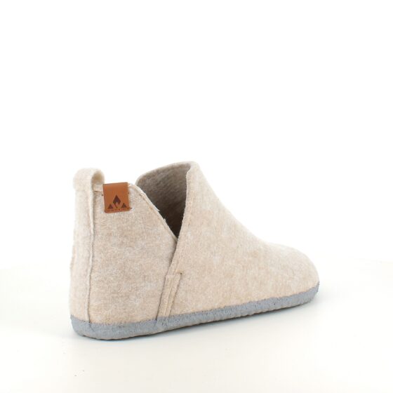 Beige filttofflor med högt skaft