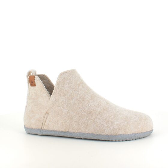 Beige filttofflor med högt skaft