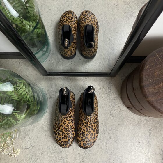 Green Comfort gummistövel i leopardmönster med hålfotsstöd