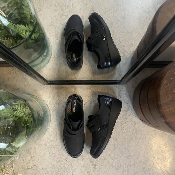 Gröna Green Comfort ull tofflor med Rosa Banden logo