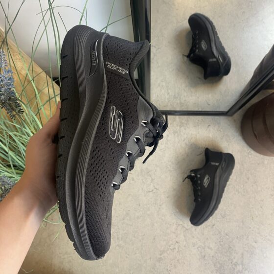 Skechers slip-ins för män med hålfotsstöd