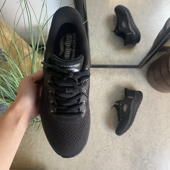 Skechers slip-ins för män med hålfotsstöd
