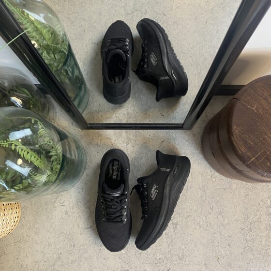 Skechers slip-ins för män med hålfotsstöd