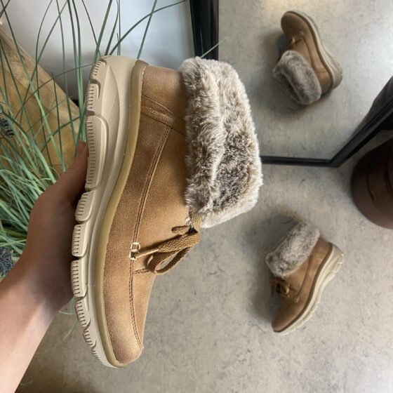 Skechers slip-in vinterstövel med lätt foder
