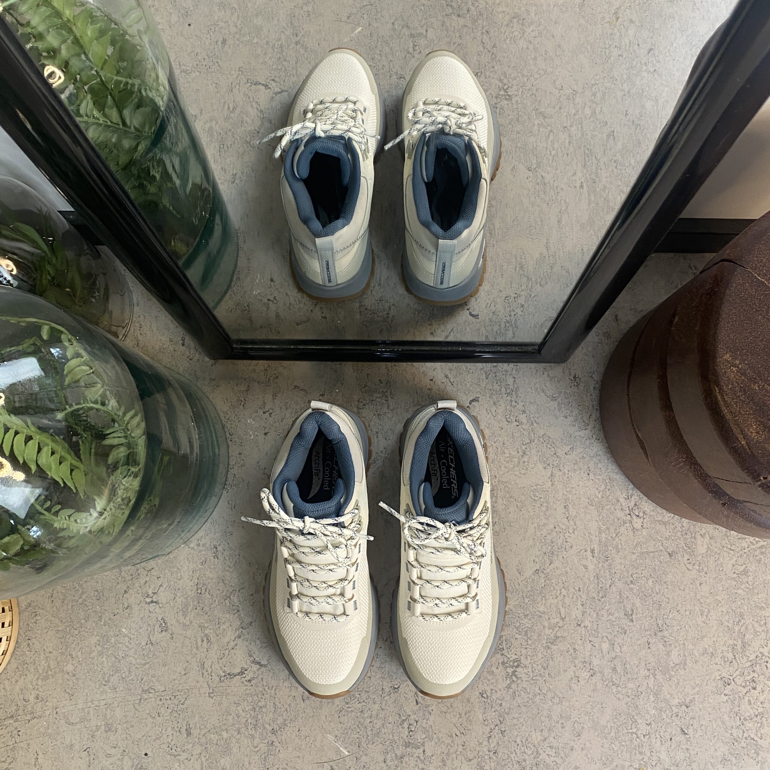 Vattentät känga från Skechers med bra hålfotsstöd.