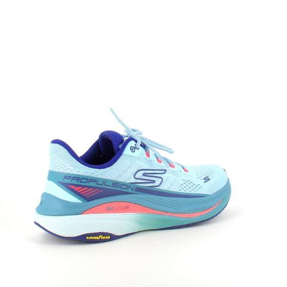 MaxCushion sko från Skechers med ventilerbart tyg