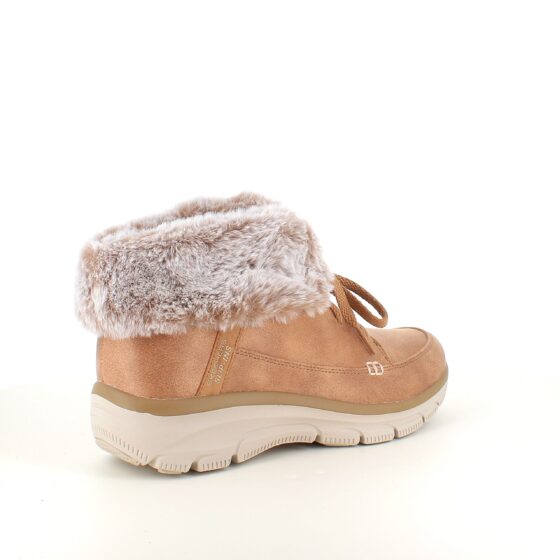 Skechers slip-in vinterstövel med lätt foder