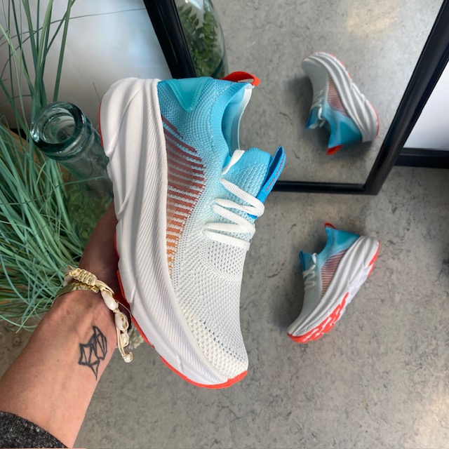 Stickad Gaitline i brun