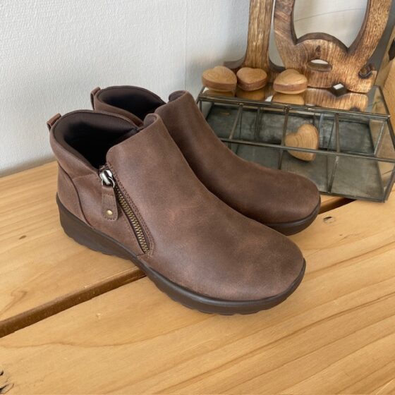 Elegant brun stövlett med memory foam från Skechers