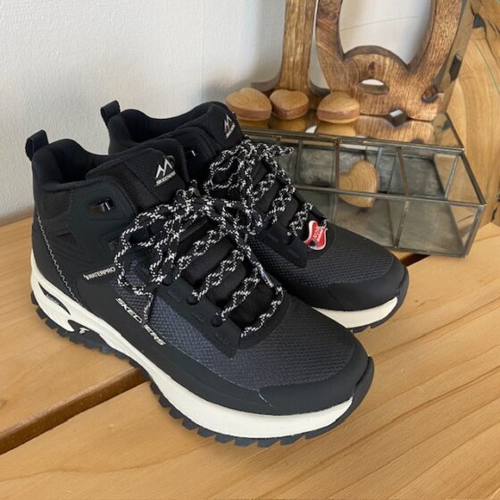 Vattentät stövel från Skechers med bra hålfotsstöd