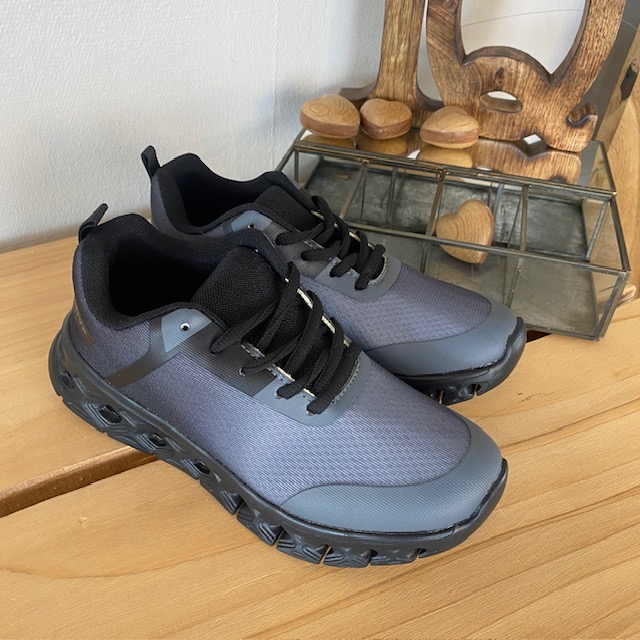 Lätt damsko i svartgrå med EVA-sula och snörning – andningsbar PU/mesh