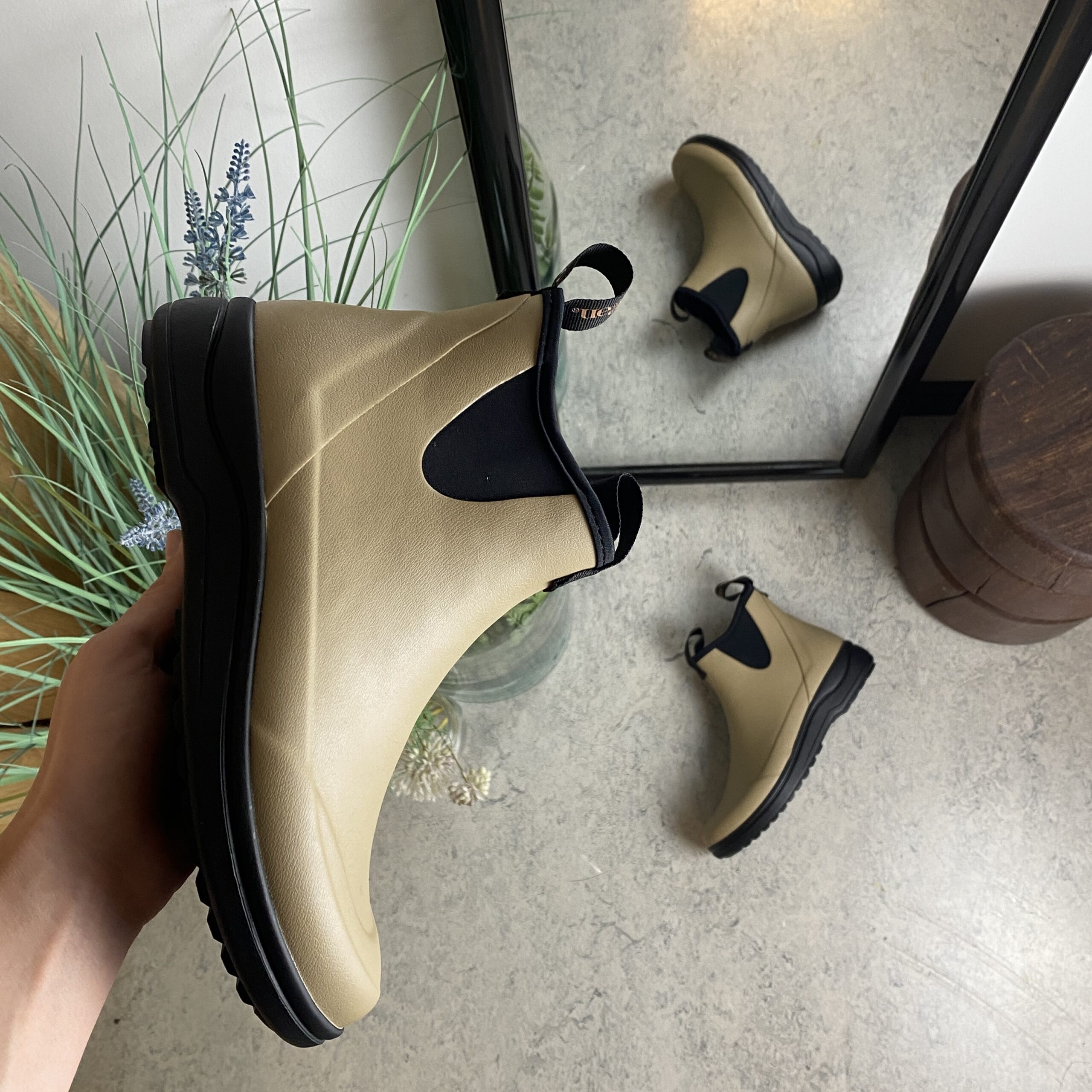 Green Comfort gummistövel i beige med hålfotsstöd