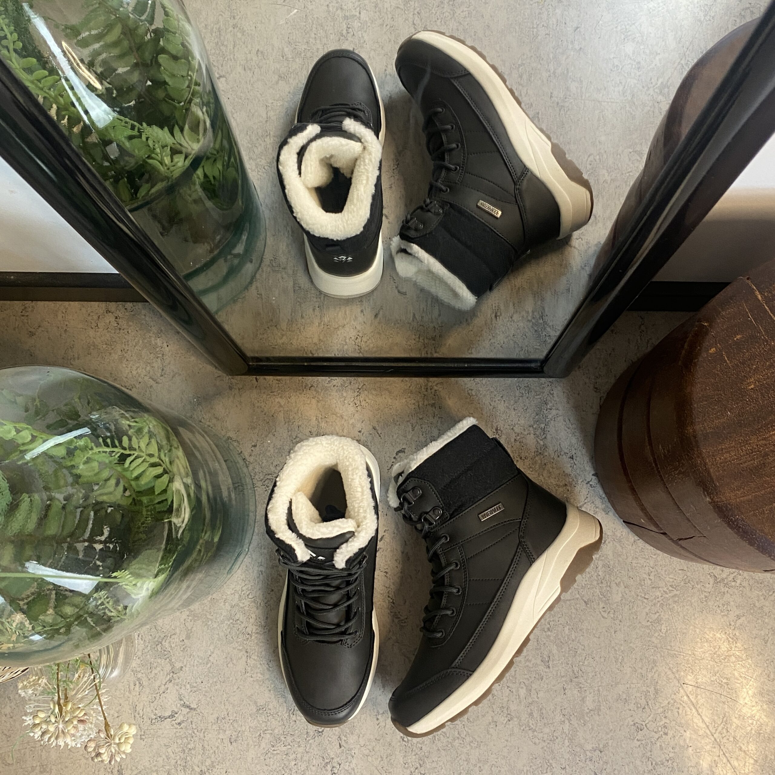 Vattentät, svart vinterstövel med fleecefoder