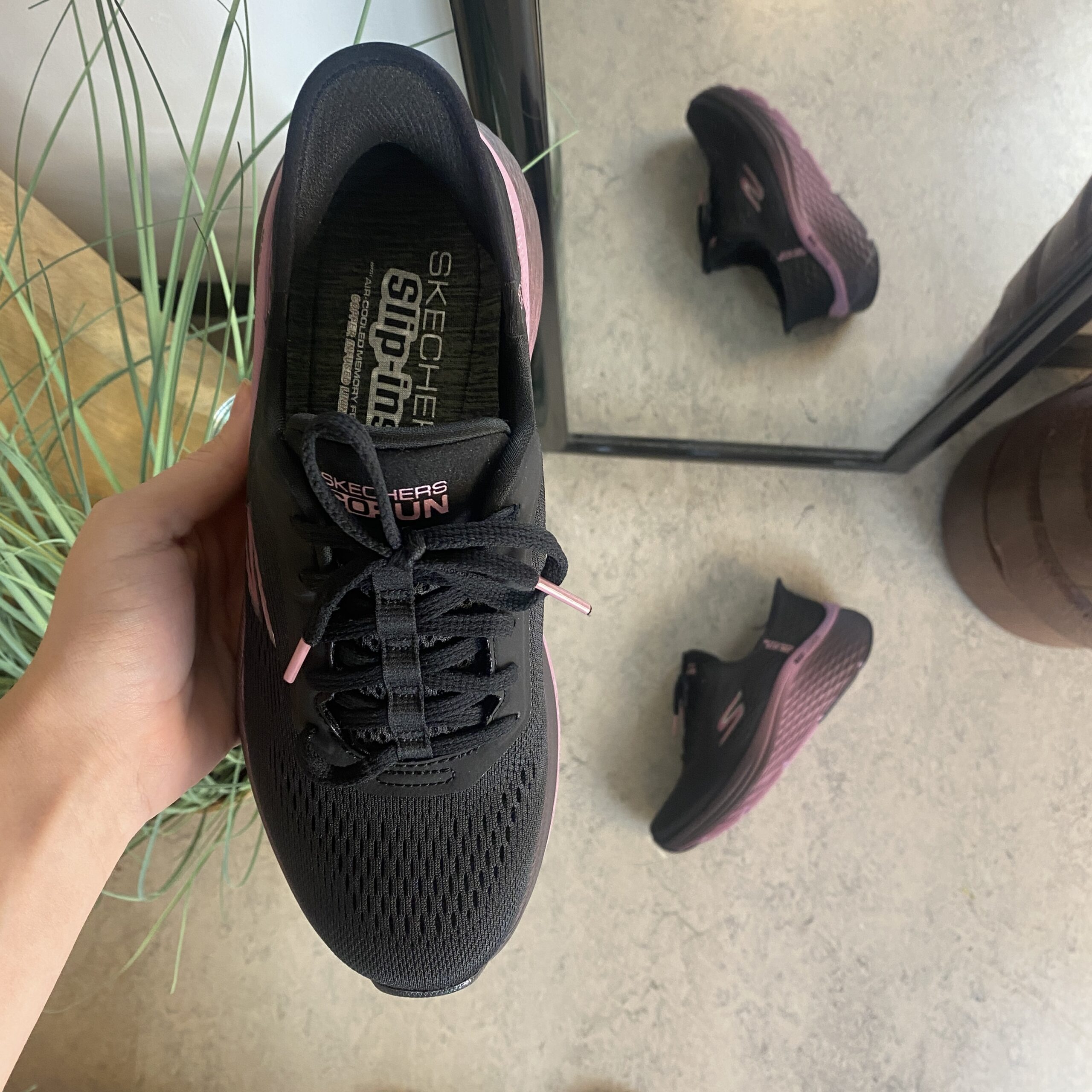 Skechers slip-ins med Max Cushion sula