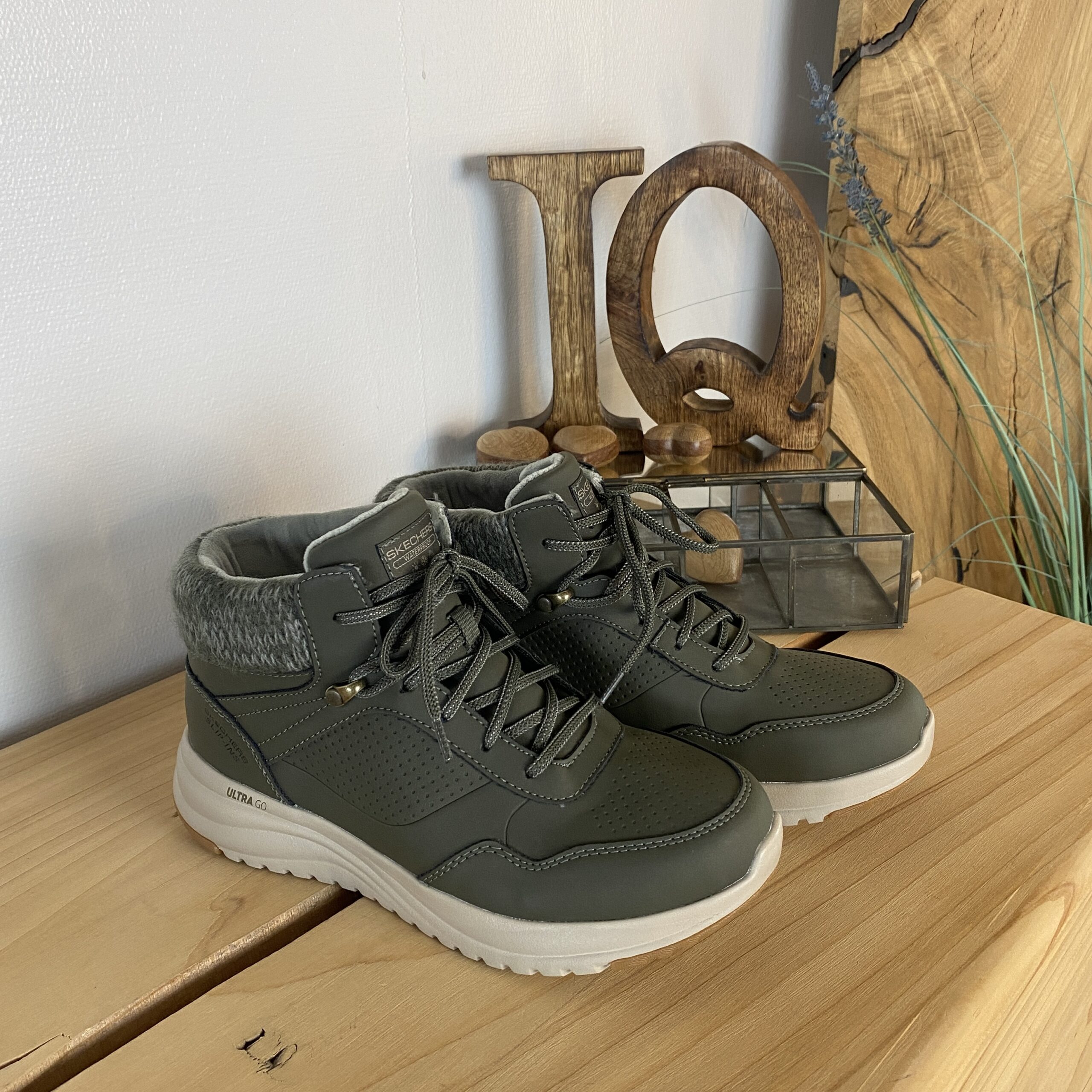 Vattentät slip-in vinterstövel från Skechers