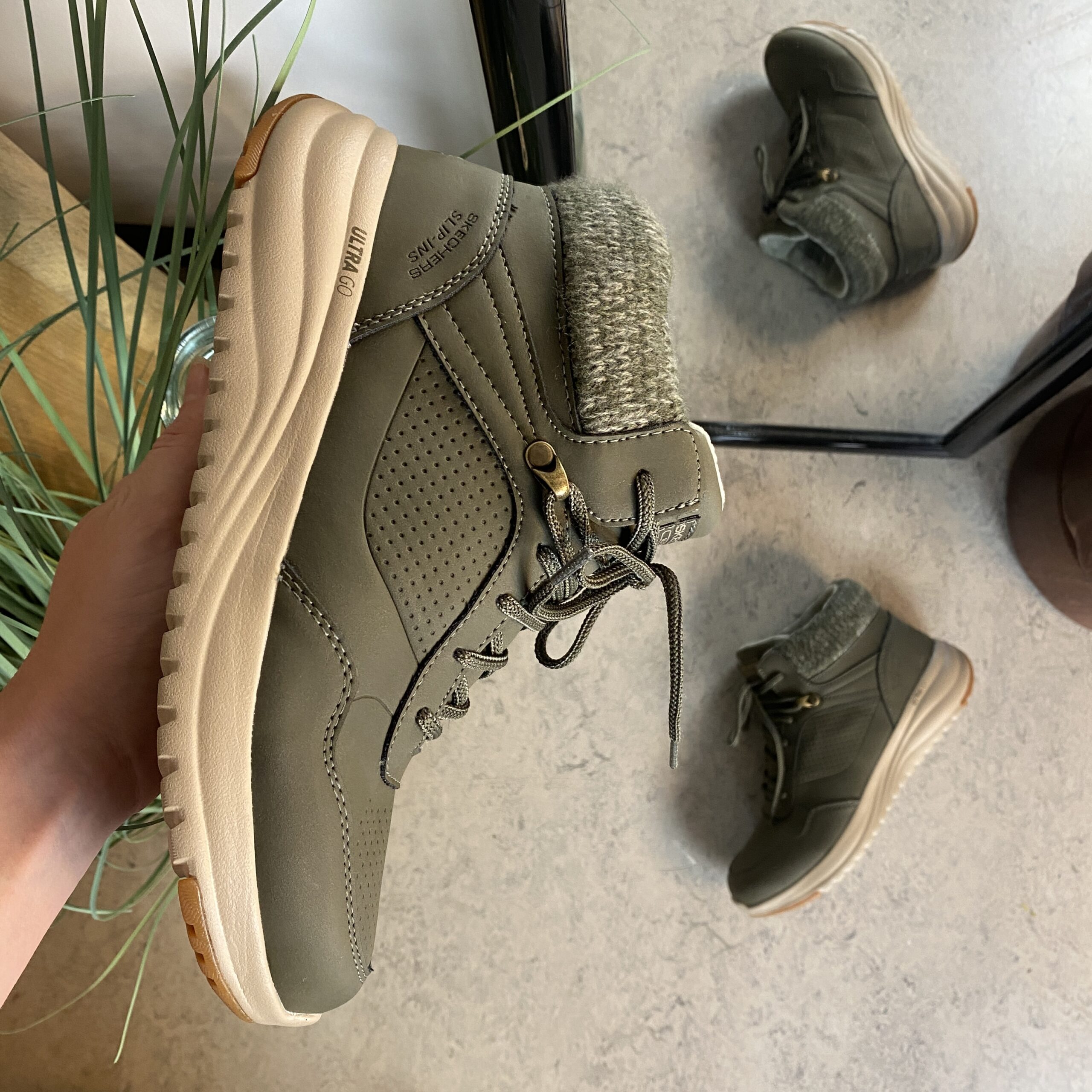 Vattentät slip-in vinterstövel från Skechers