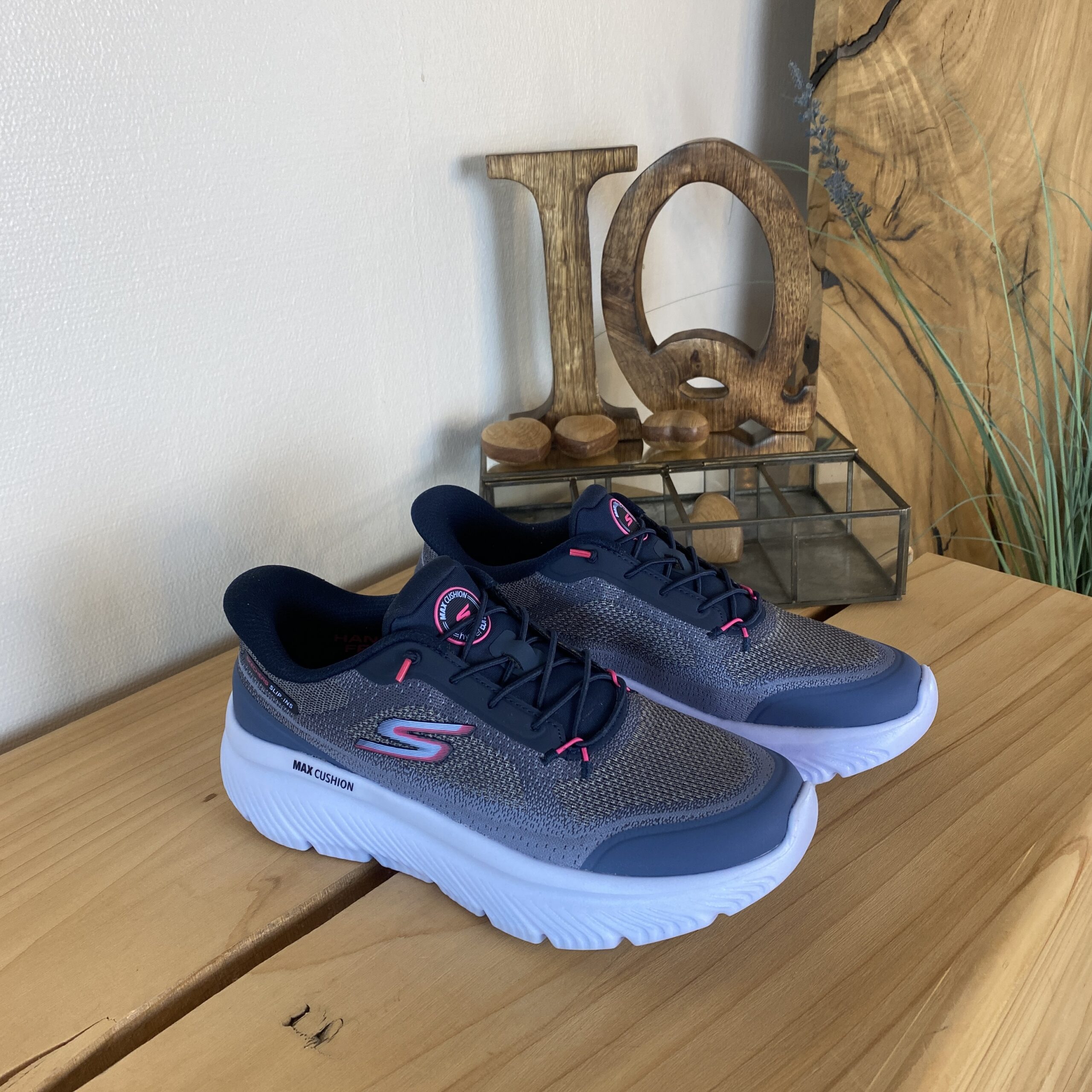 Skechers slip-in skor i blått med Max Cushion