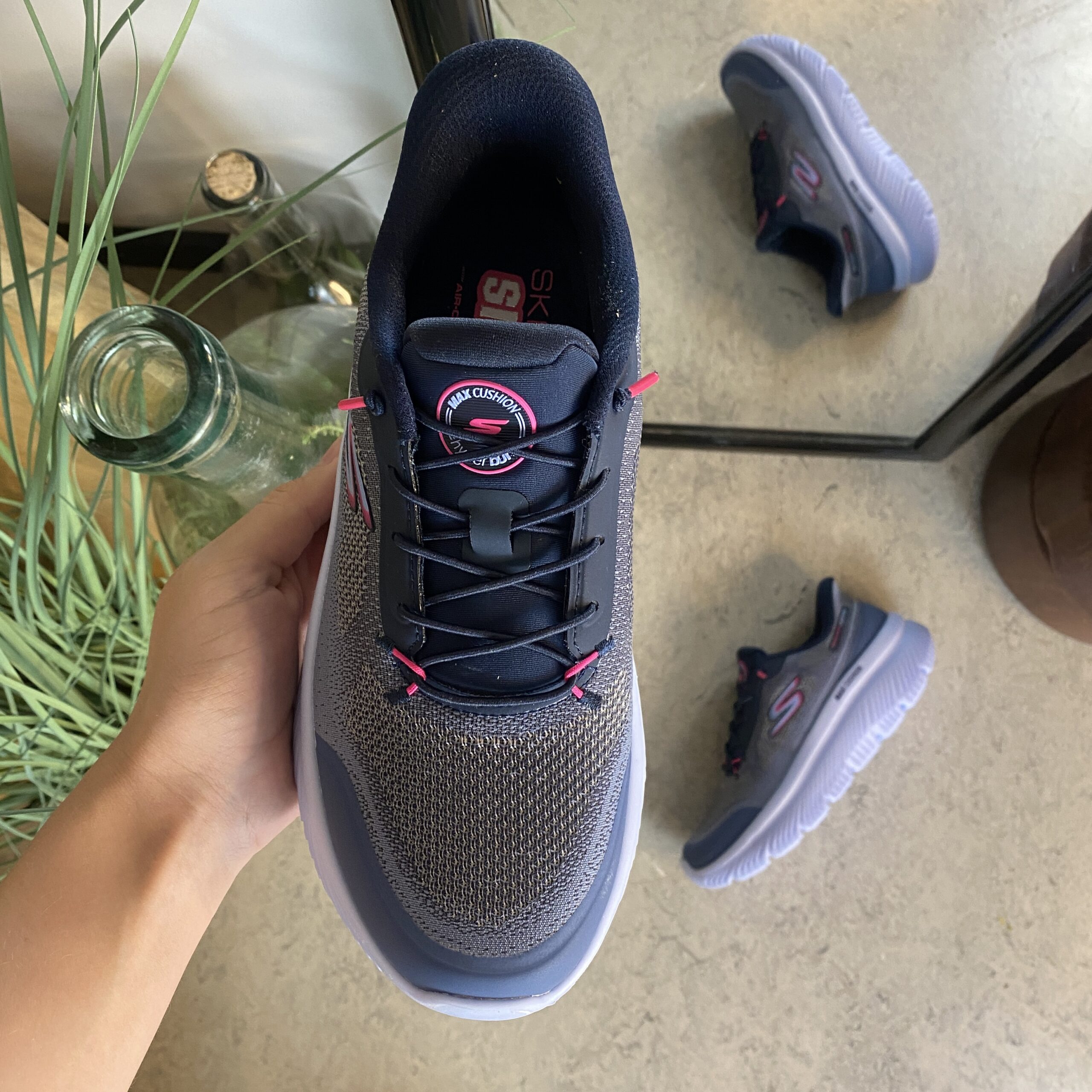 Skechers slip-in skor i blått med Max Cushion