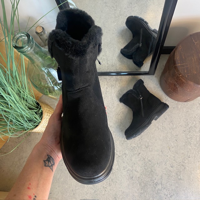 Svart damstövel med varmt foder och dragkedja