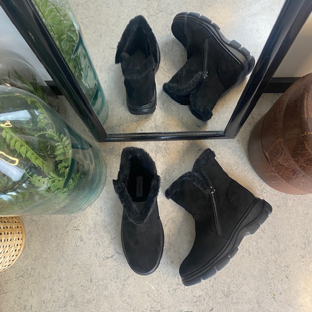 Svart damstövel med varmt foder och dragkedja