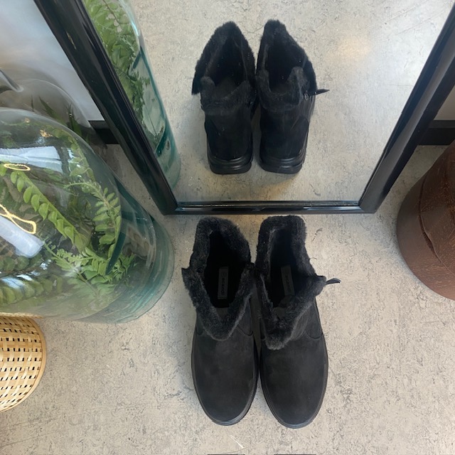 Svart damstövel med varmt foder och dragkedja