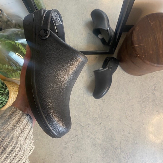 Svart halkfri träsko clog