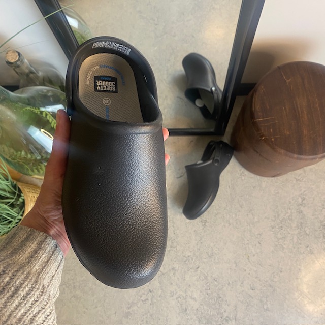 Svart halkfri träsko clog