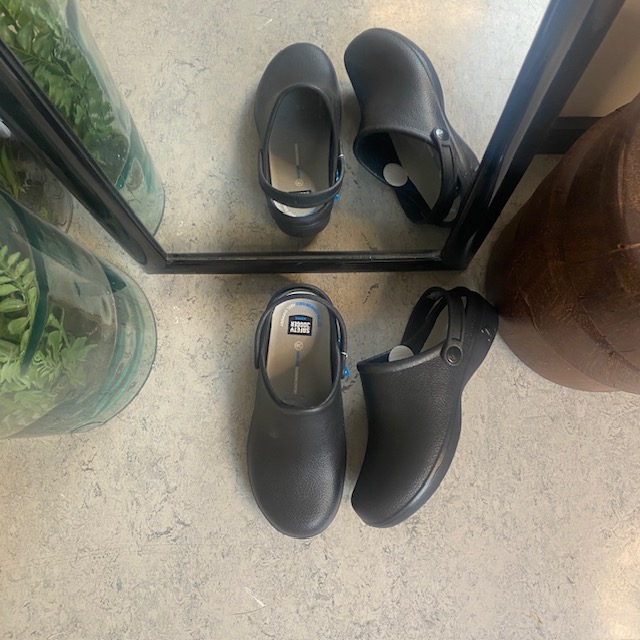 Svart halkfri träsko clog