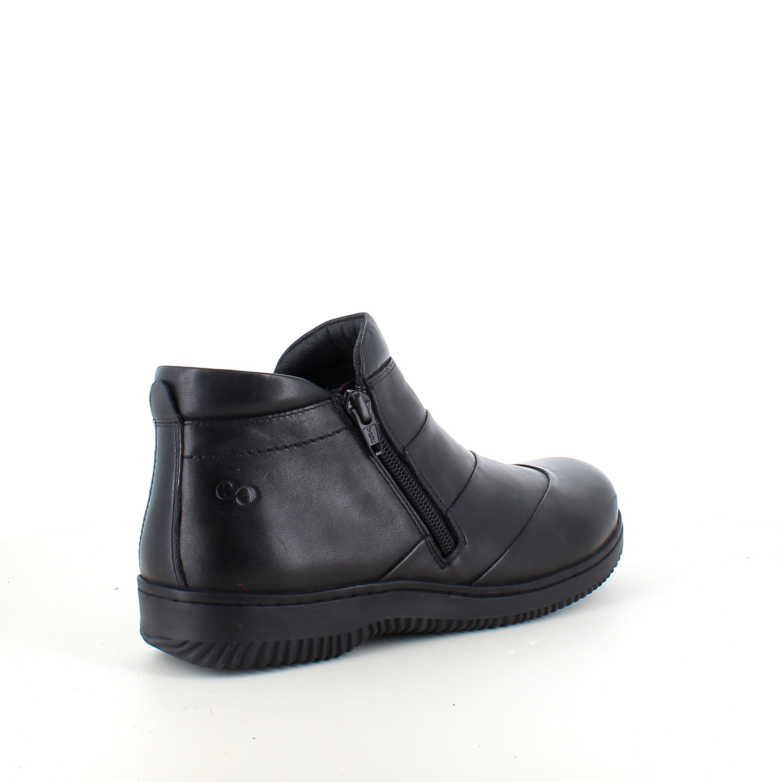 Kort stövel i svart läder från Green Comfort