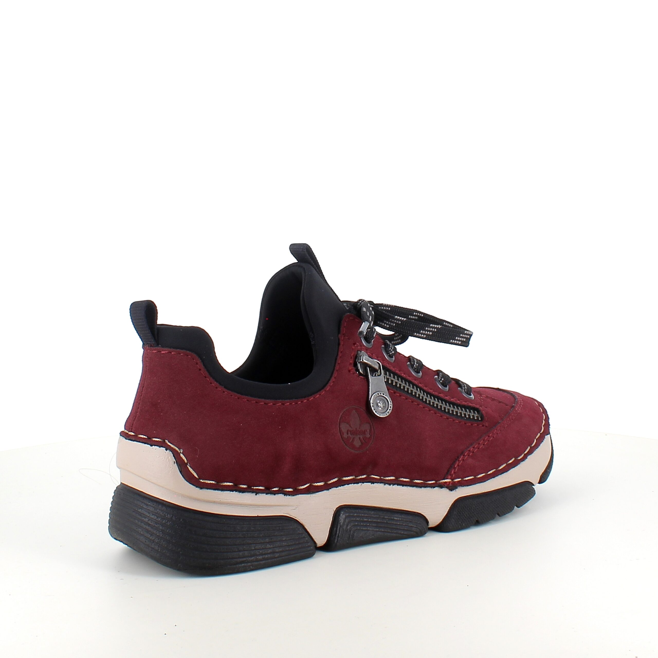 Bordeaux sneakers från Rieker med bra stötdämpning
